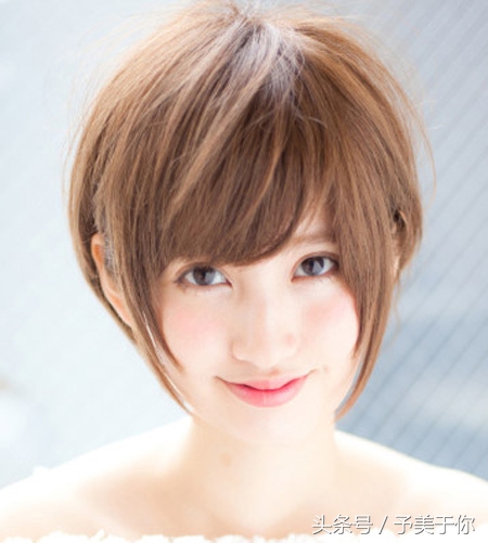 谁说圆脸女生不能剪短发,圆脸女生适合的短发瘦脸发型