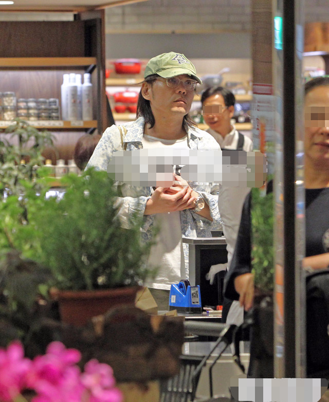 伍佰的老婆个人资料简介,伍佰的婚姻状况现在怎么样了