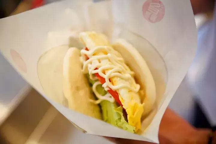 这个来自台湾的包子，香到连手指都想吞下去！吃了就上瘾！