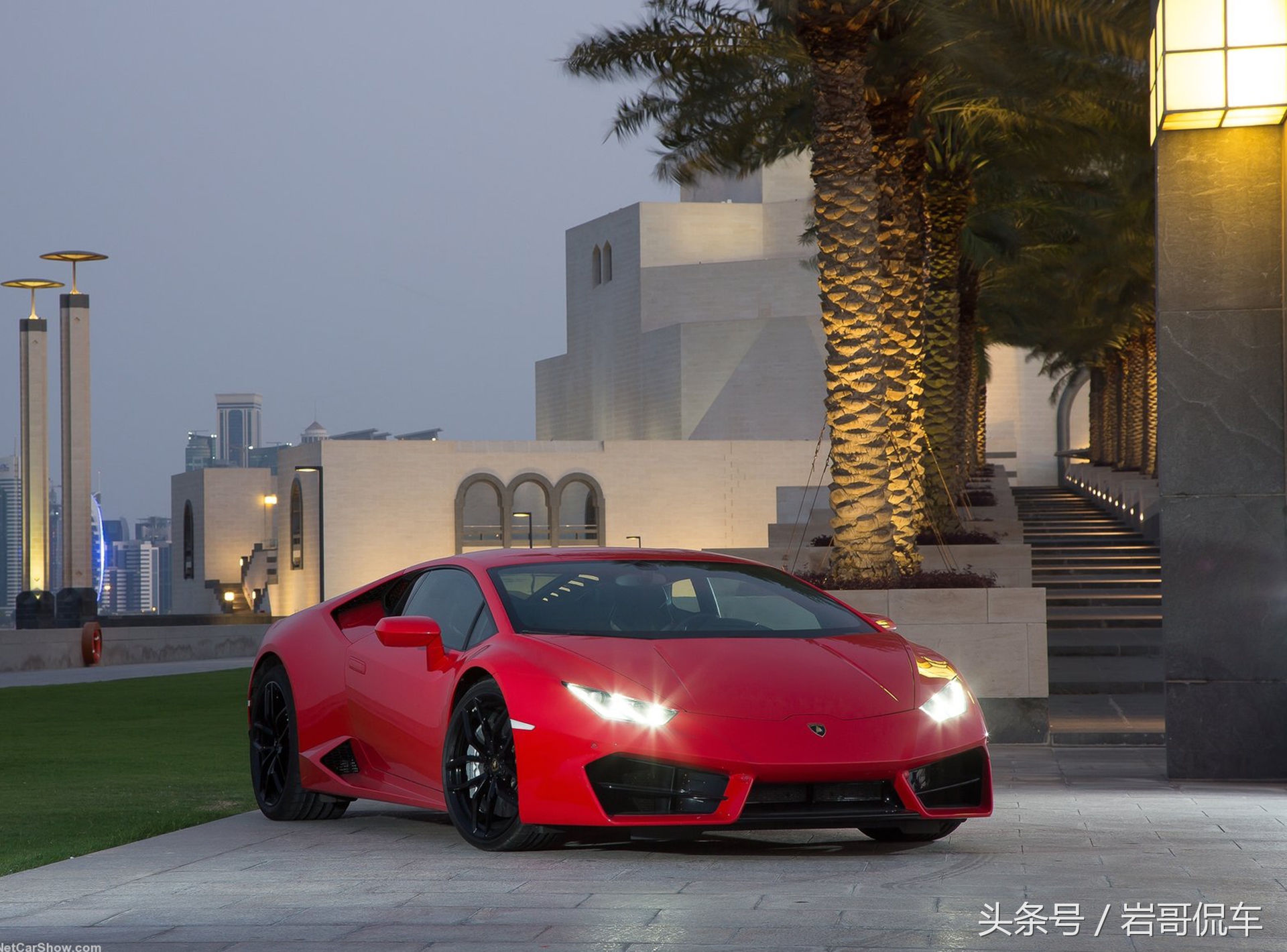 俗话说，穷人打蜡，富人镀晶，车漆美容也能看出贫富差距