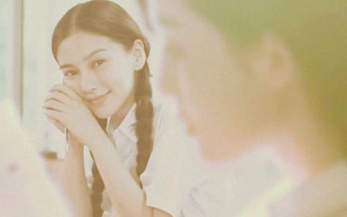 13岁小学生身孕八月仍上课,16岁高中生操场产婴!谁是“祸首”?