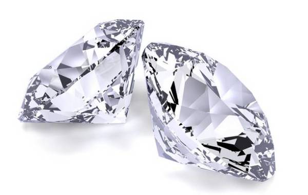 钻戒上的小钻石掉了怎么办,我买的钻戒钻石丢了商家会理赔吗