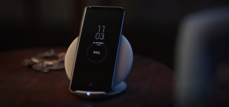 三星讽刺iphone的广告,三星广告再怼苹果