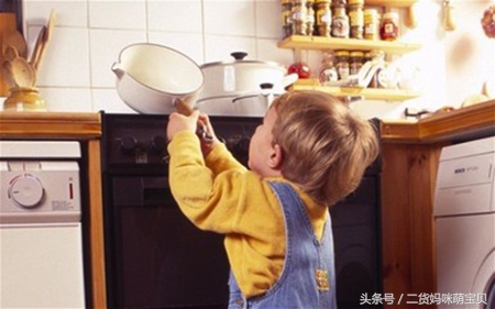 小孩子烫伤了怎么安慰她妈妈,孩子烫伤了怎么处理好得快