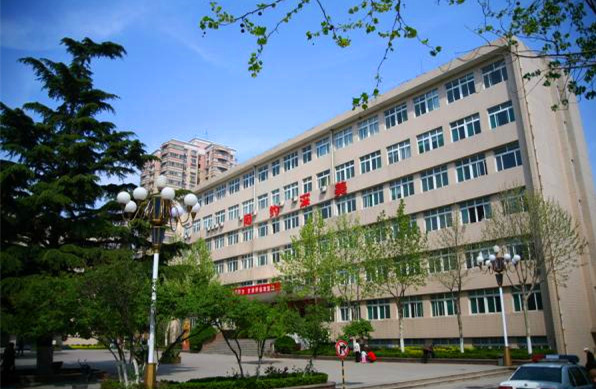 长清大学城：闳约深美是山艺