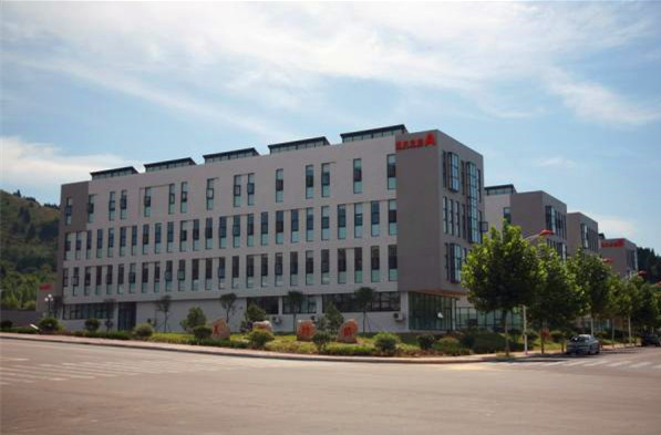 长清大学城：闳约深美是山艺