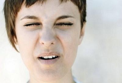 祛除法令纹按摩手法教程,六胜肽真能祛除法令纹吗