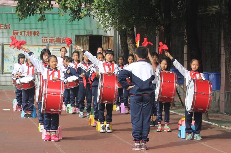 海珠|60名一年级新生光荣入队,客村小学学生争当榜样少年!
