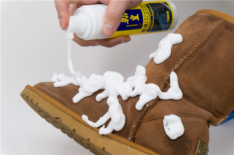 ugg的鞋子擦了鞋油怎么办,ugg新鞋有点挤用换吗