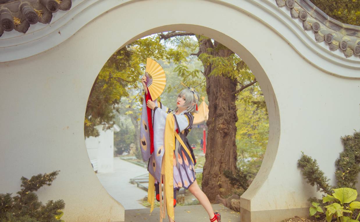 灯青蓝膏歇落照飞蛾舞是什么意思,灯青兰膏歇落照飞蛾舞