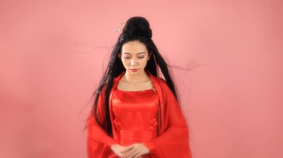 想知道太子妃是怎么快速升职的吗？