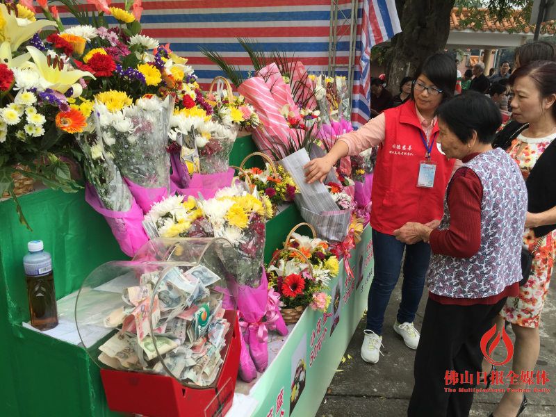 一束鲜花表心意一段视频寄哀思推动文明祭祀新风尚