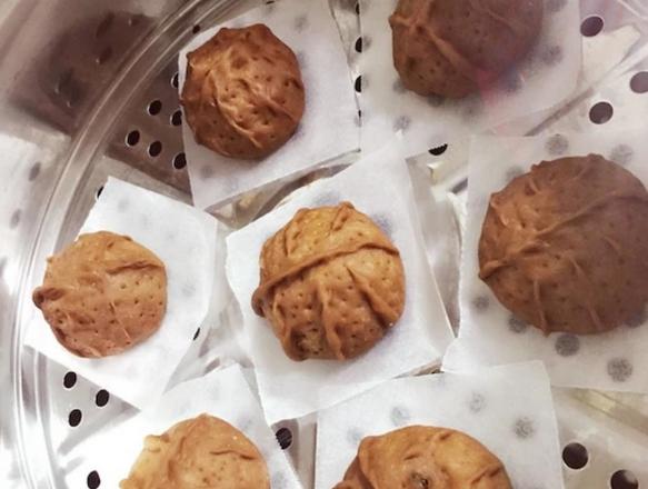 香甜口感松软的红糖核桃包，大人老人最适合，让你包住幸福家庭