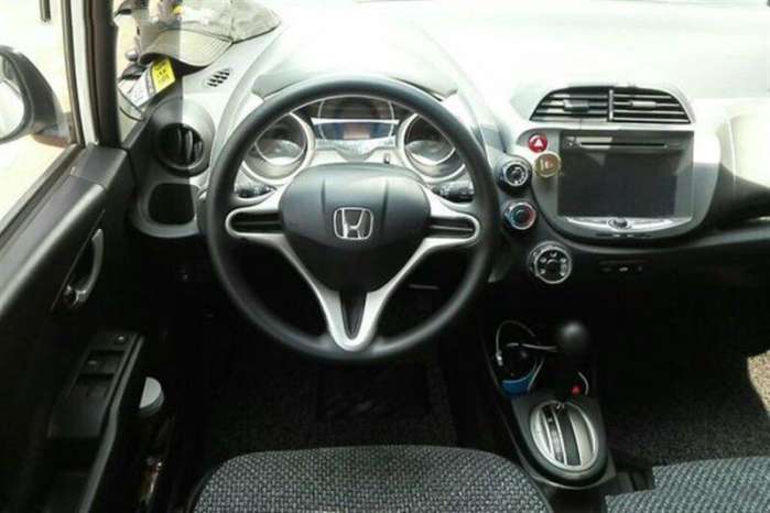 上班代步买比亚迪f3还是飞度,和一群朋友买车