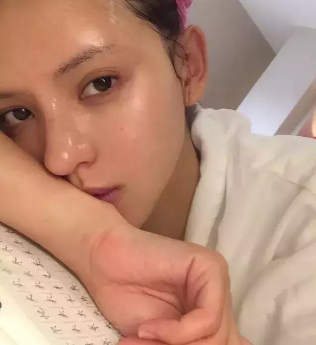 孙怡素颜被吐槽没有董子健白 (李沁的素颜和孙怡的素颜)