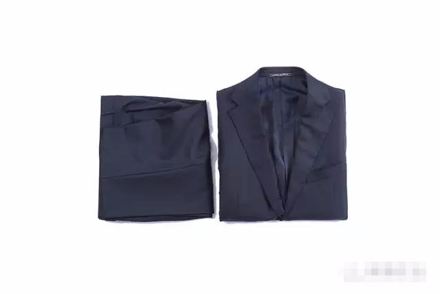 定制西装如何收纳整理好,正装西服怎样打包