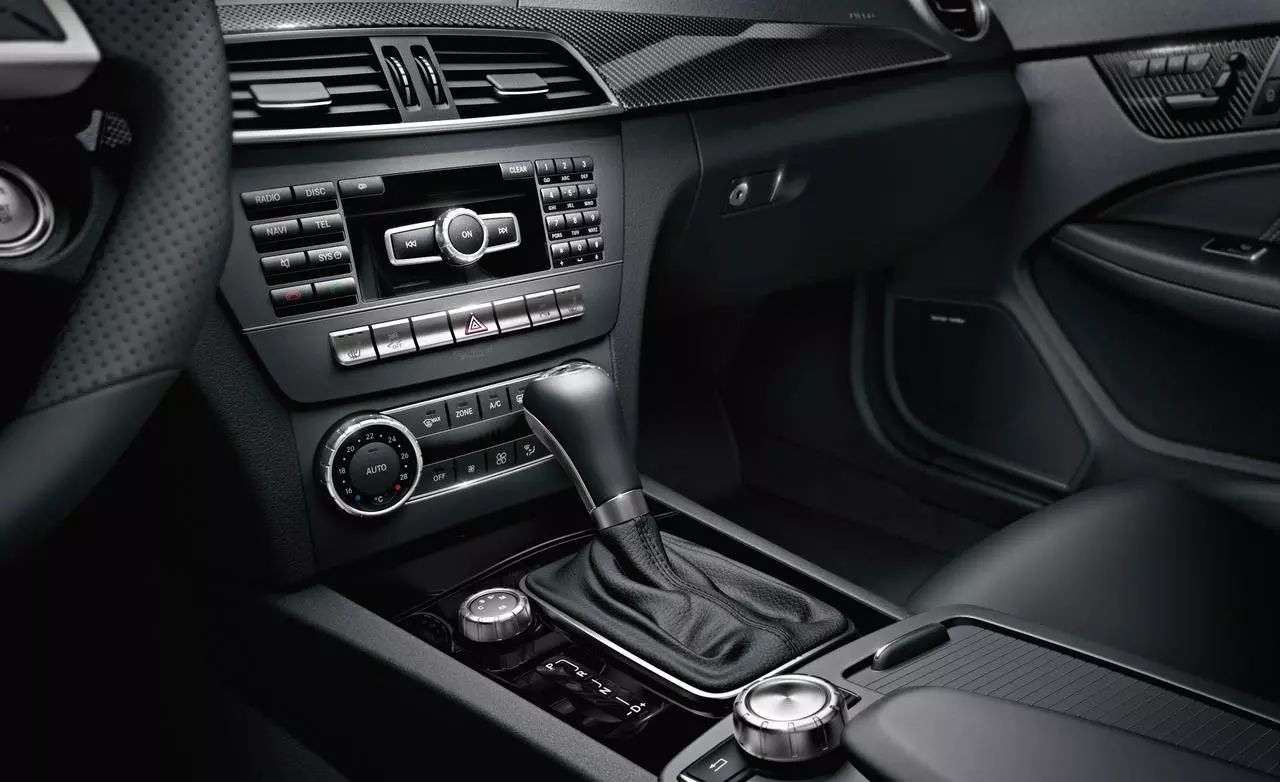 奔驰7速变速箱起步升挡慢,奔驰和奥迪都是3.0哪个变速箱好