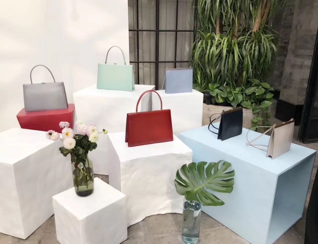 月薪5000的我是怎么存钱买房的,月入多少穿得起celine