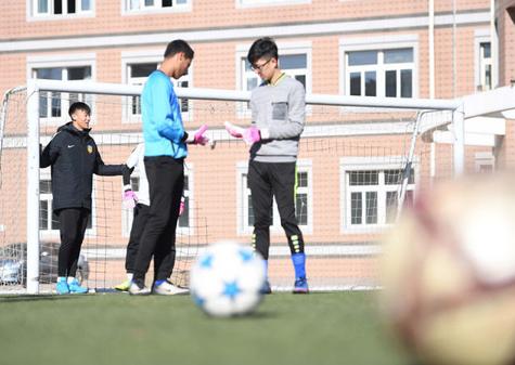 足球球员张鹭,足球队张鹭