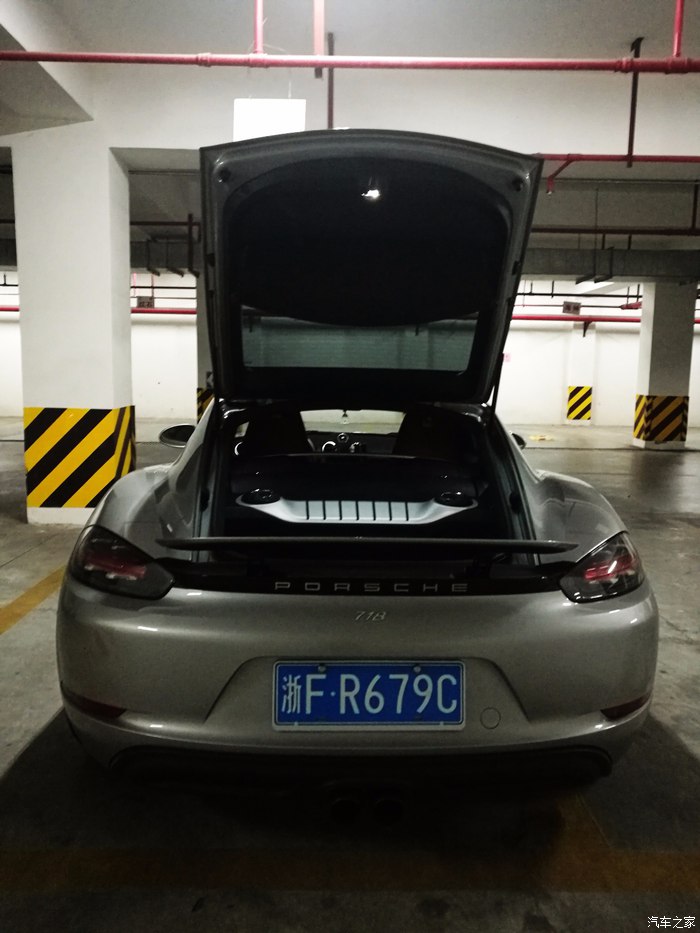 地下车库偷保时捷是哪个电影,718caymangts银色