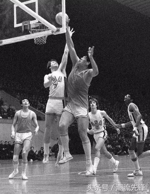 回力经典款和飞跃经典款哪个舒服,飞跃和回力是一家吗