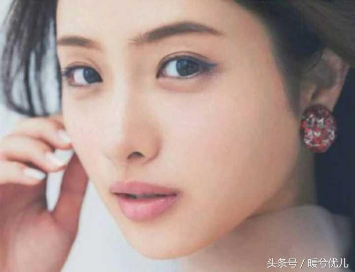 素颜口红颜色可以深吗,口红哪种好用适合素颜