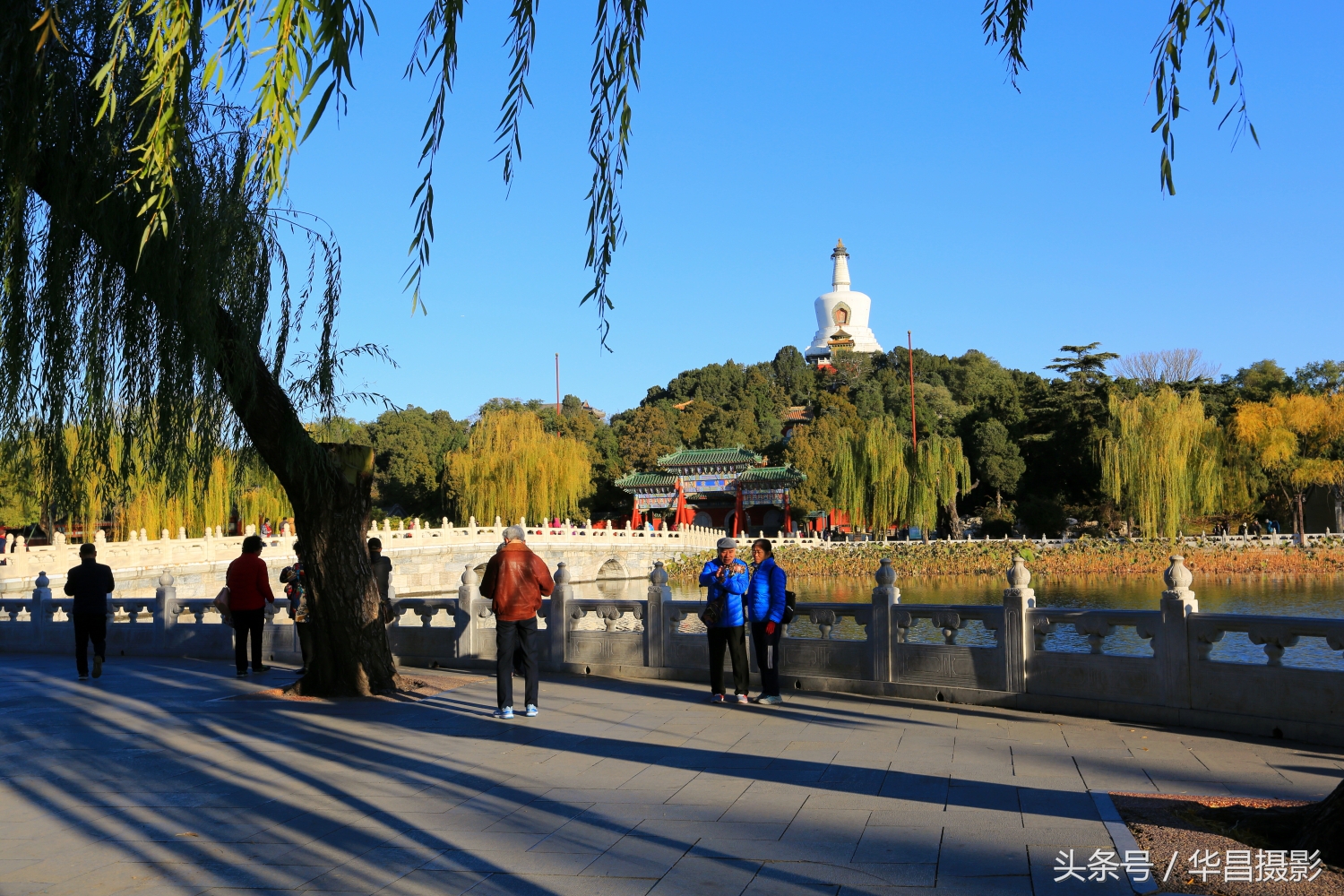 让我们荡起双桨的白塔是哪里,让我们荡起双桨和白塔的故事