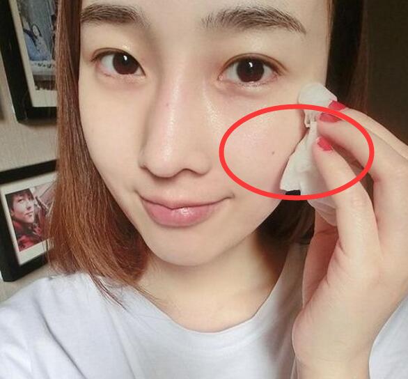 卸妆水和什么卸妆得很干净,卸妆的话真的必须用卸妆水吗