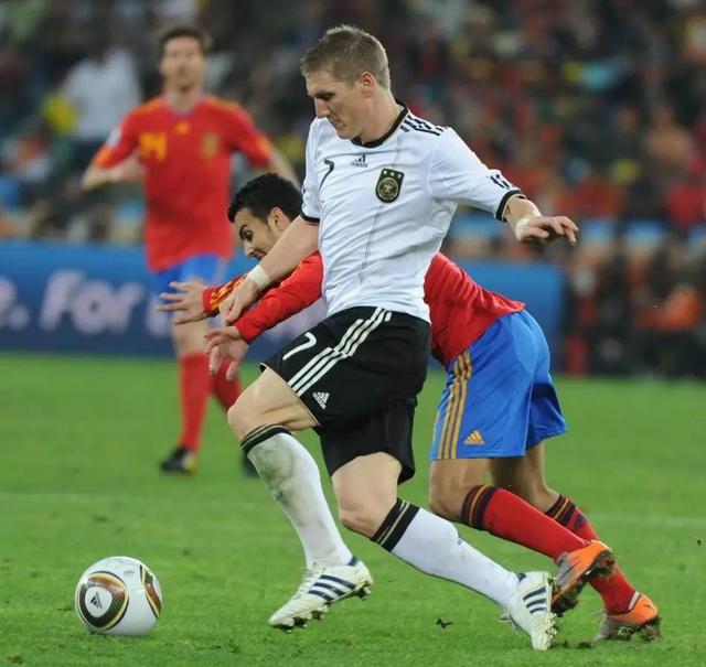 为什么世界杯都是半夜踢,世界杯为什么在半夜踢