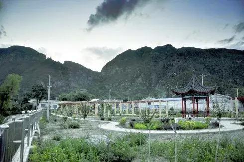 京西深山中的古村落苇子水村,京西无人居住的古村落