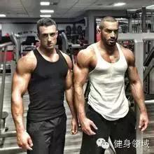 背部训练动作背心,教你几招新的背部训练动作