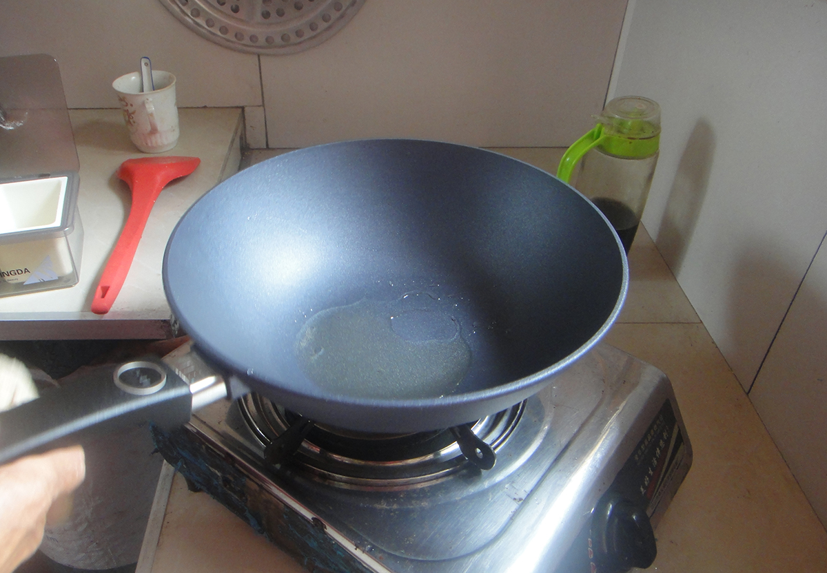 德国WOLL不粘锅炒锅,德国woll不粘锅好吗