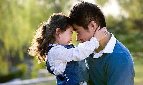 女儿天生就是爸爸的小情人,女儿是爸爸的上辈子的小情人