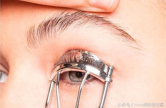 让睫毛变长变密的秘诀都在这了，用这些方法睫毛不长才怪