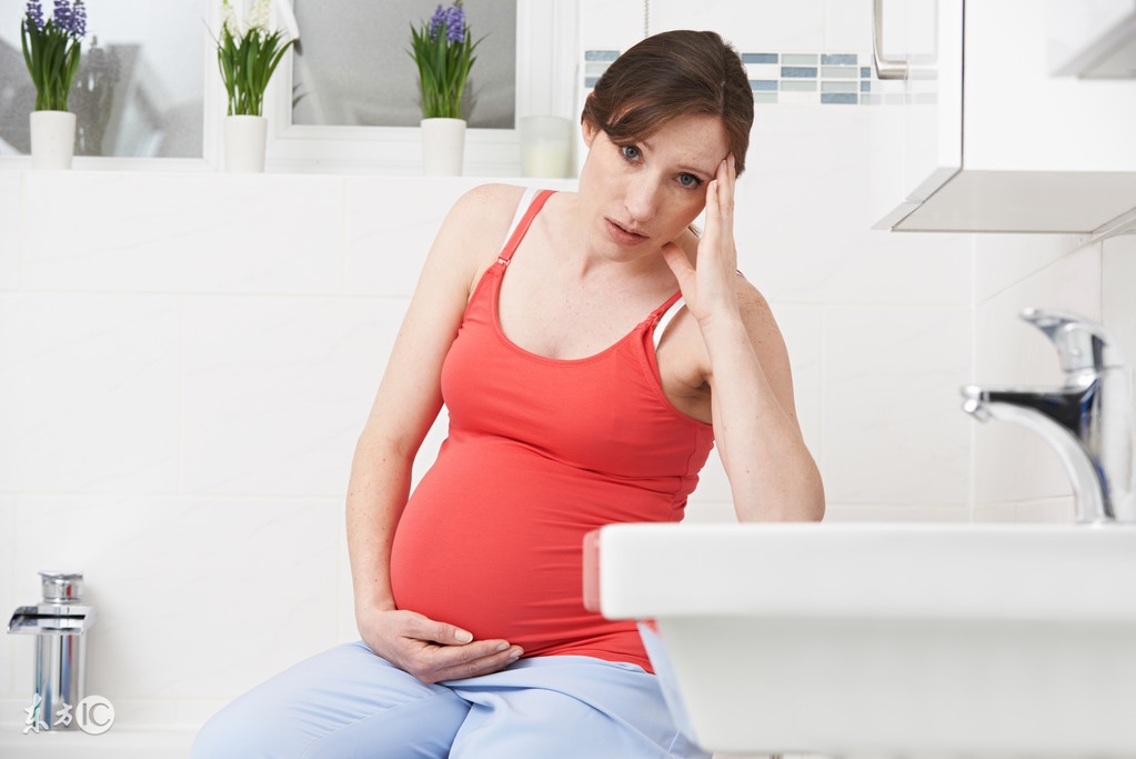 关于怀孕七周孕吐的饮食调节方法，家人需要了解的常识！