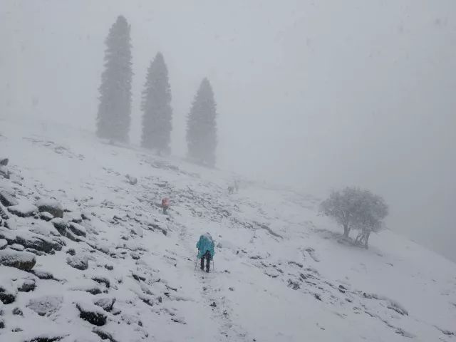 乌孙古道天堂湖在琼库什台吗,乌孙古道天堂湖到黑英山多远