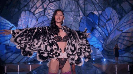 奚梦瑶摔跤对他造成的影响有多大,奚梦瑶维密大秀摔跤