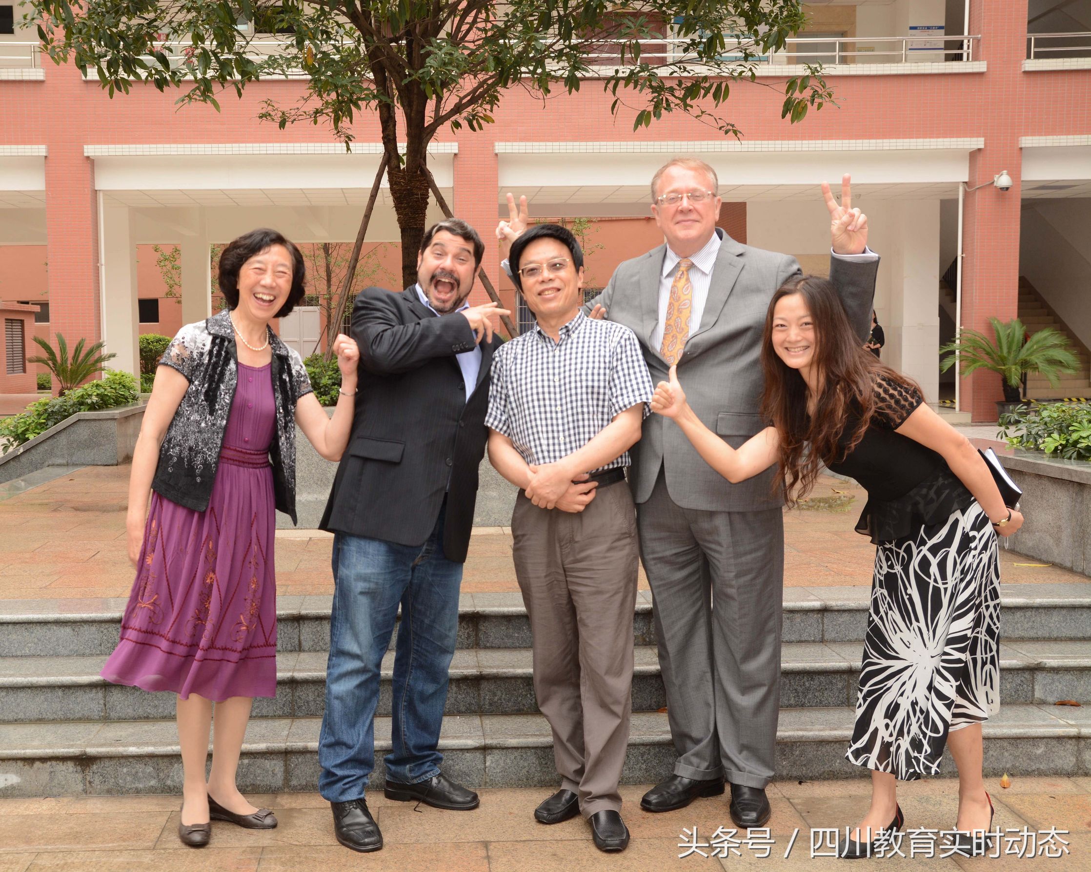 41年教育生涯，17年嘉祥春秋，这位校长就是嘉祥的成功密码！