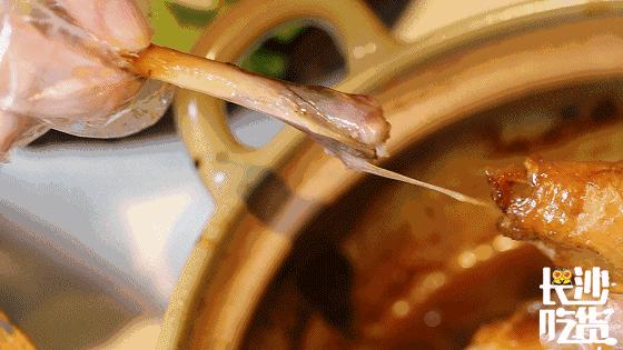 这家店竟凭借颜值和口味，竟然稳做湘菜界的精致女神十年！