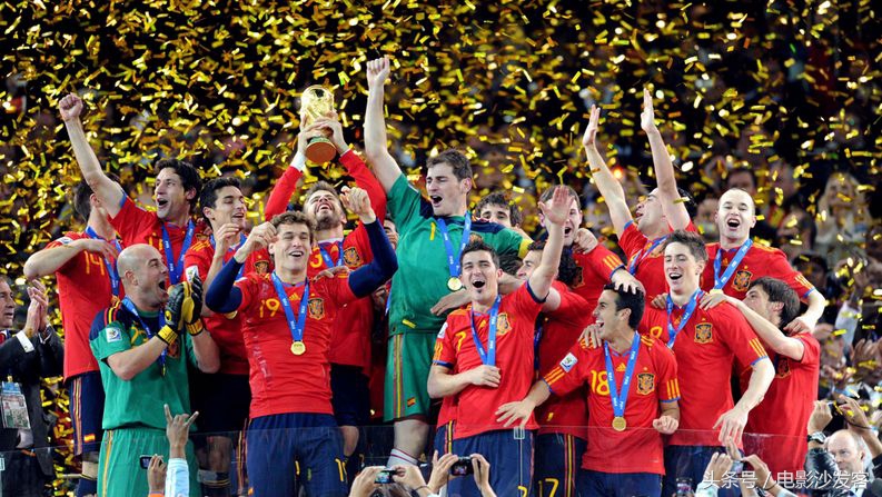 进40年10届世界杯赞助商的冠军之旅，阿迪达斯完胜耐克