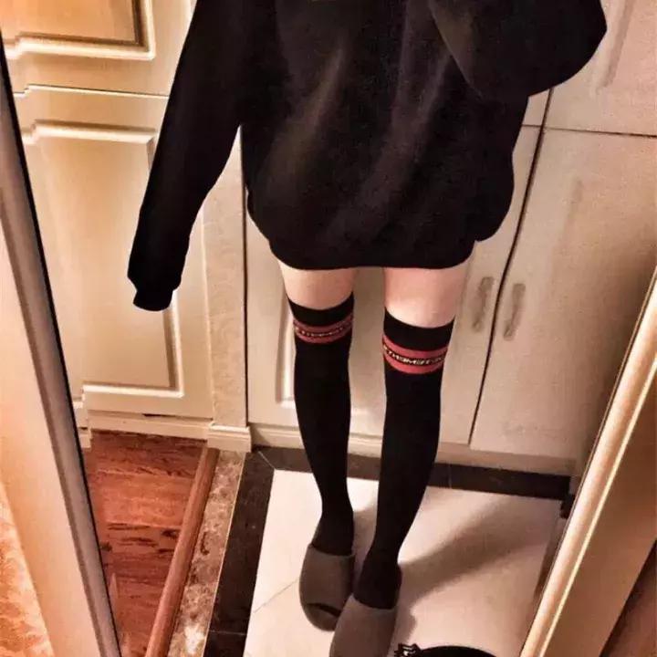 不想露脚踝袜子搭配原则,秋冬不流行露脚踝露袜子才够时髦