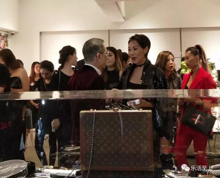 张国荣*用御**、为baby婚礼作设计的时尚教父，倾力做了一支杀手口红