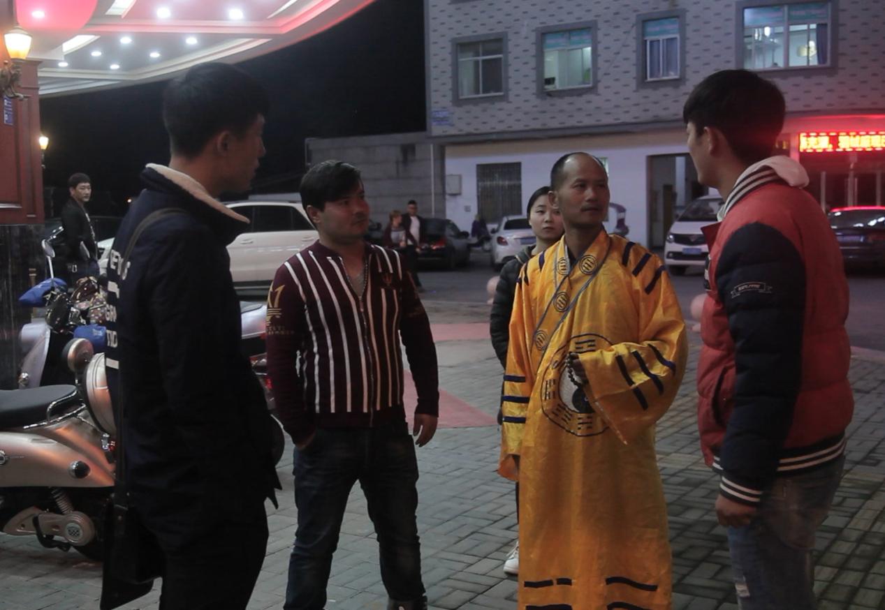 *疆新**小伙阿吉·吾斯曼积极进取美好梦想破茧化蝶