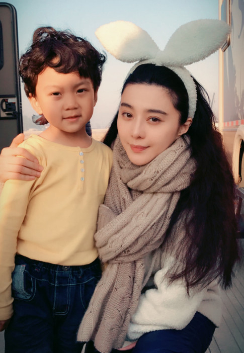 谢贤发飙视频,谢贤节目怒踹小孩