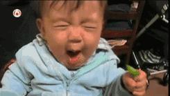 吃饭咬到舌头当心是生病前兆,老人吃饭经常咬到舌头是什么原因