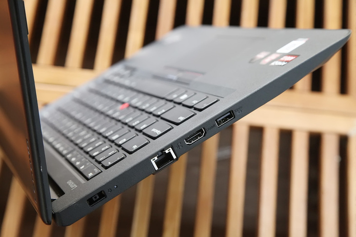 四核APU加持2GB独显！ThinkPadE475评测