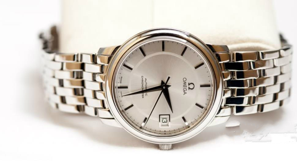 月收入1万戴什么表合适,月收入4000戴什么表合适