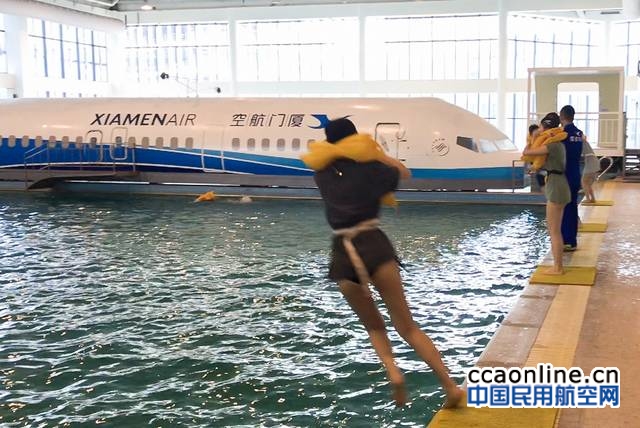 厦门航空首批台湾籍空姐上岗,厦航台籍青年就业千人计划实施中