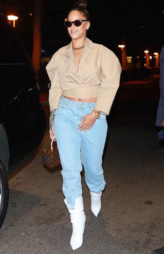 一件卫衣卖300多贵吗,一件卫衣穿两年逆袭