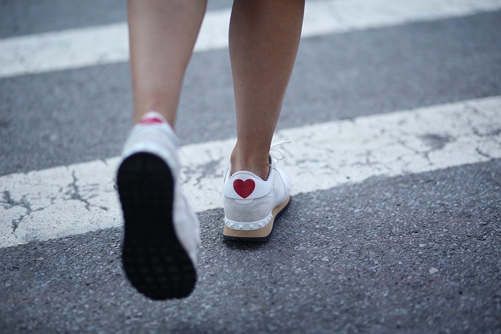 撞到同款鞋,男女同款鞋撞鞋